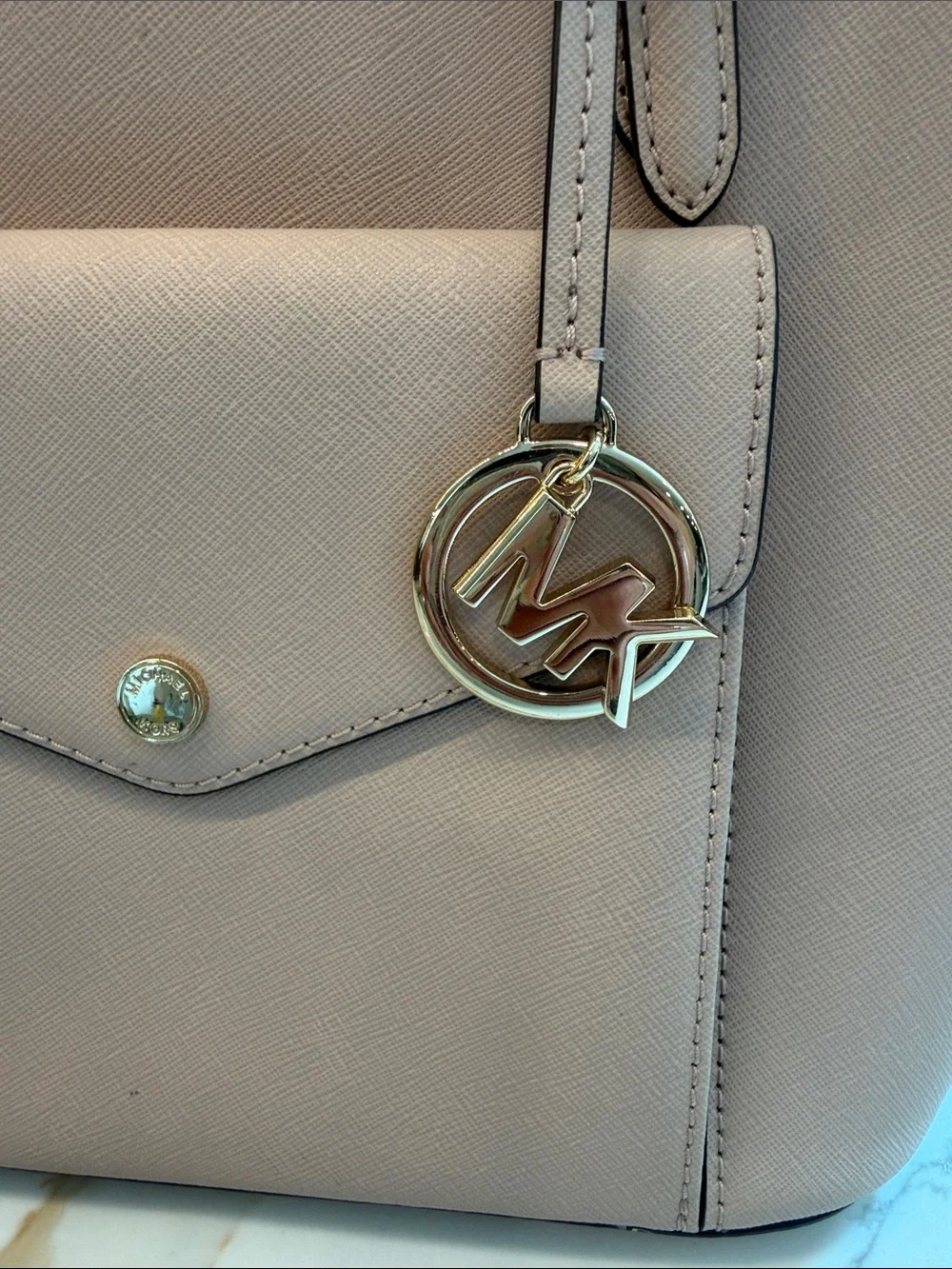 Michael Kors Jet Set Medium Saffiano Leather Snap Pocket Tote Bag